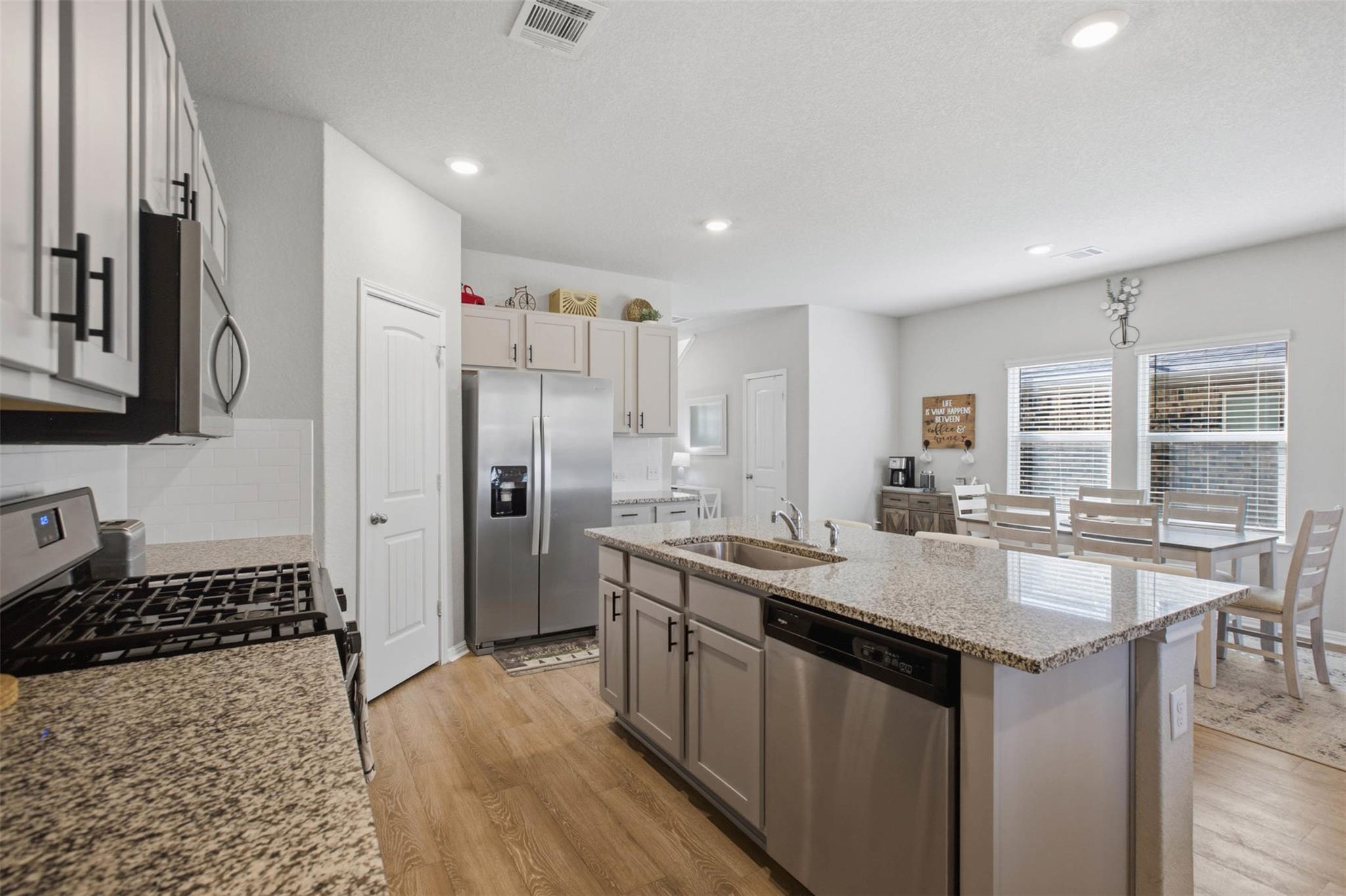 112  Bremen St, photo 7