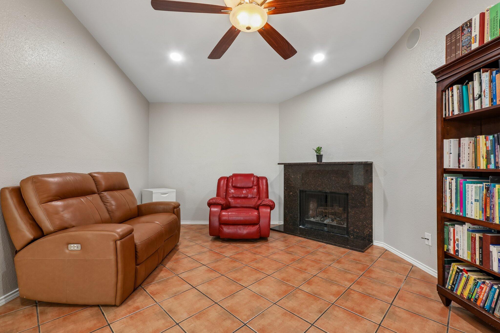 5919  Kevin Kelly Pl, photo 4