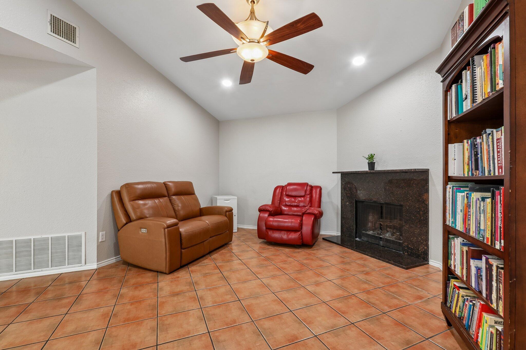 5919  Kevin Kelly Pl, photo 5