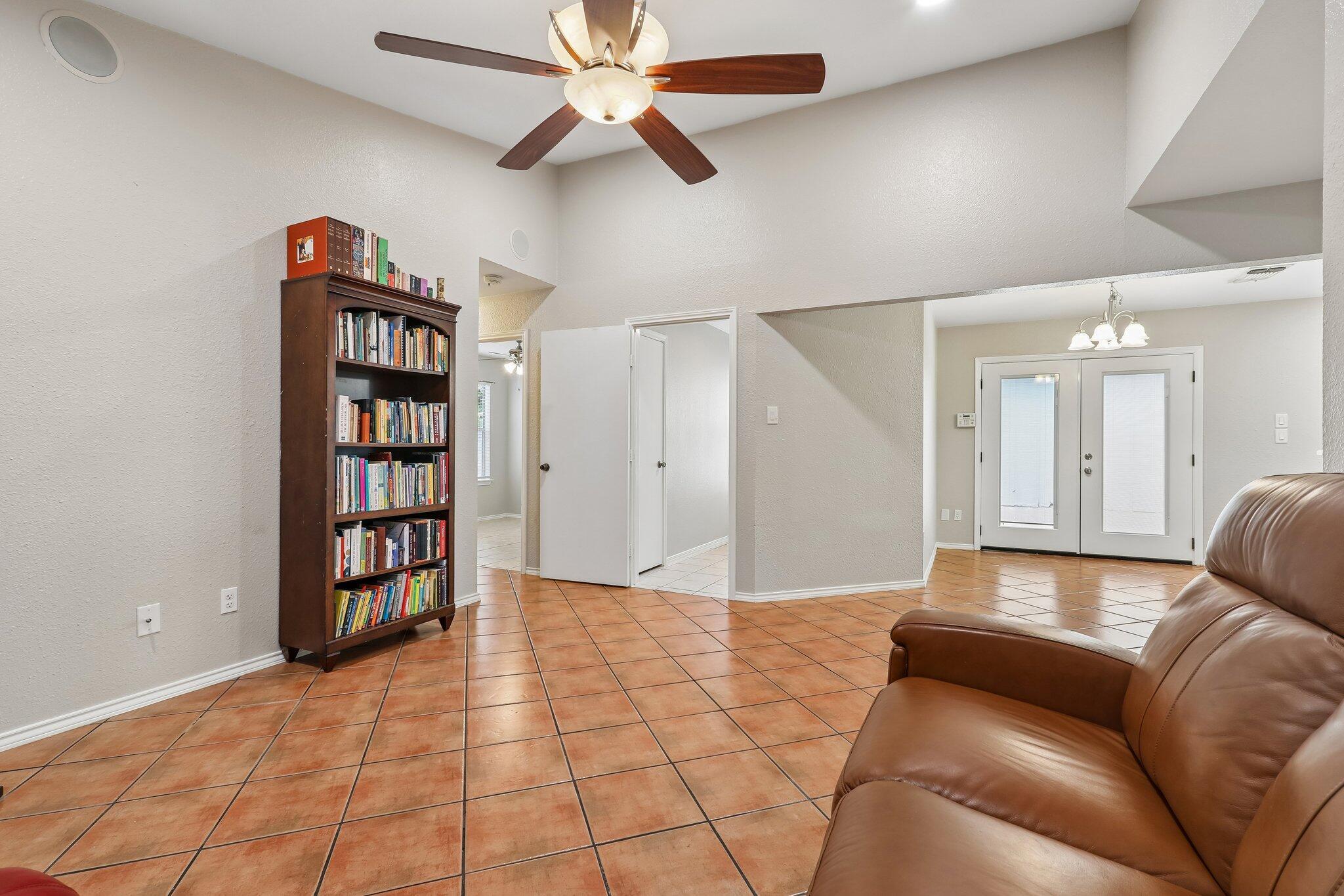5919  Kevin Kelly Pl, photo 7