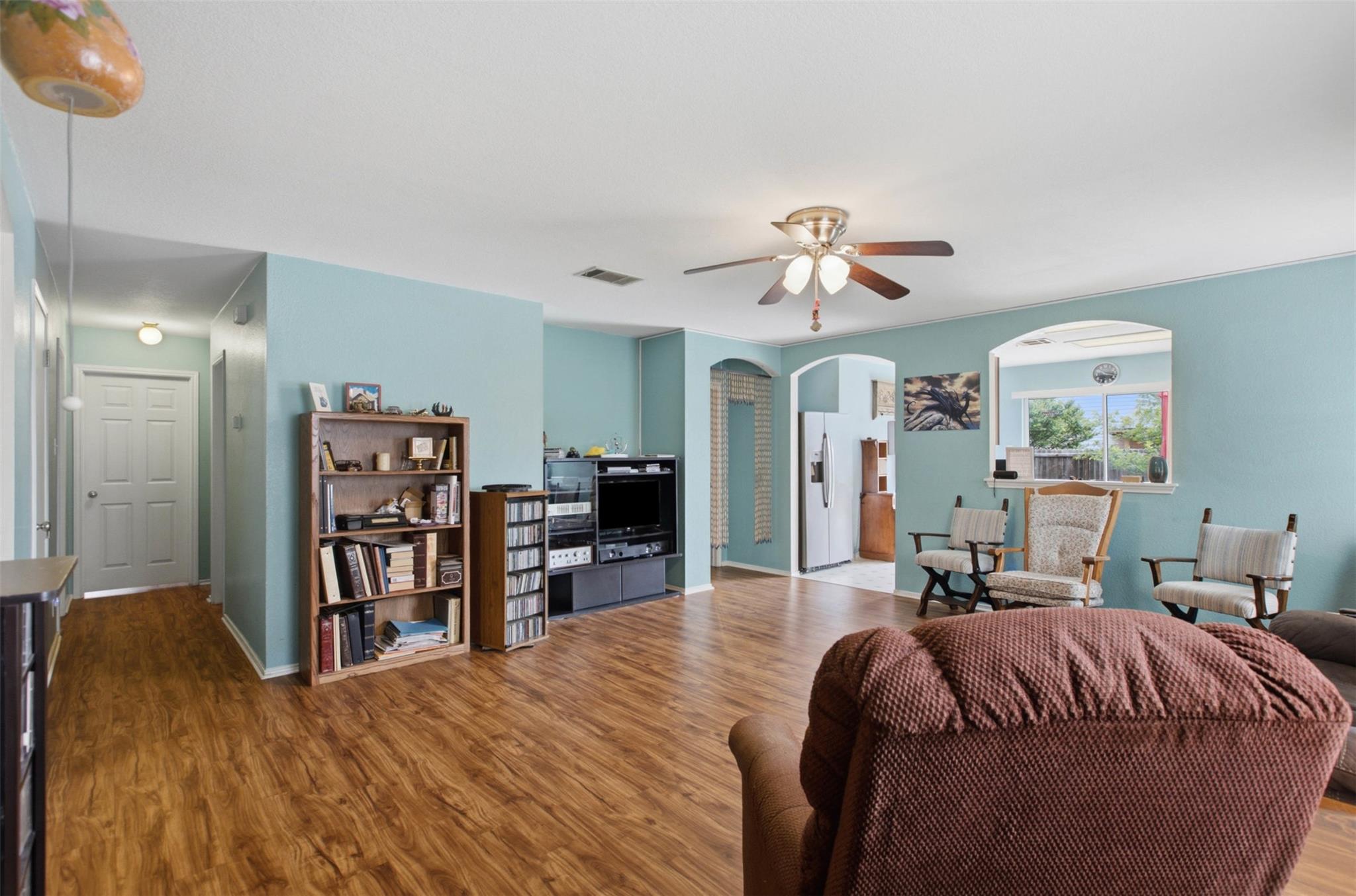 718  Blair Ave, photo 3