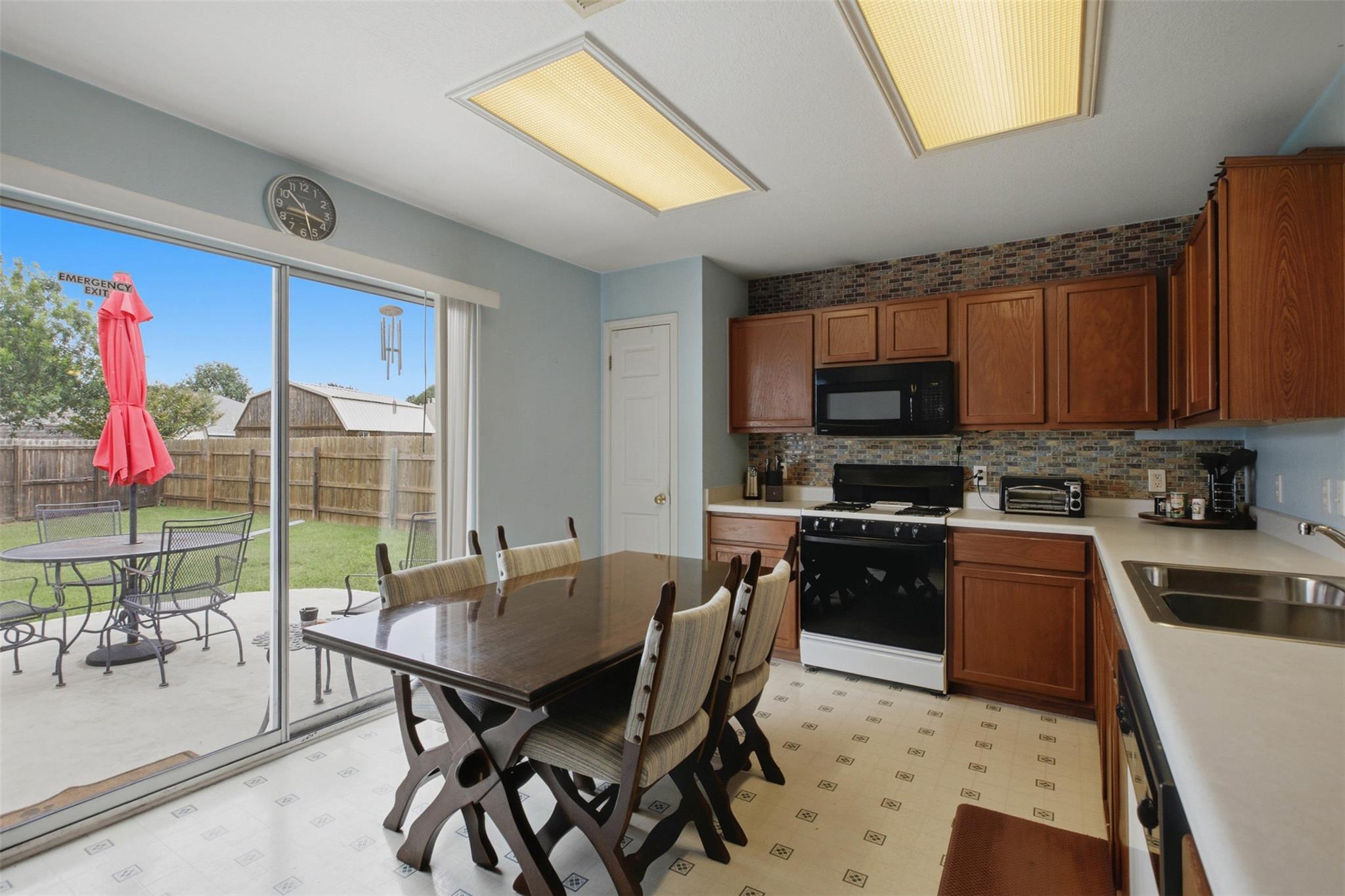 718  Blair Ave, photo 9
