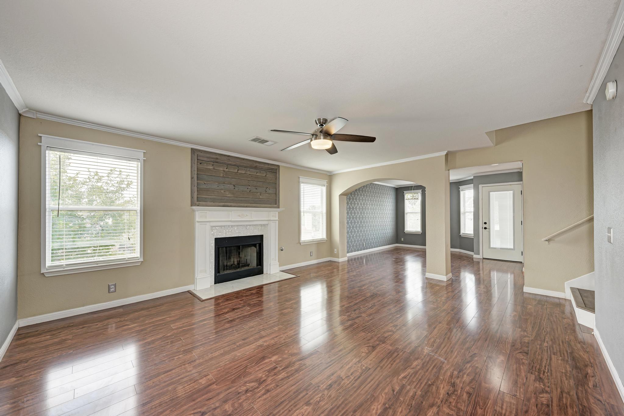 903  Estate Dr, photo 4