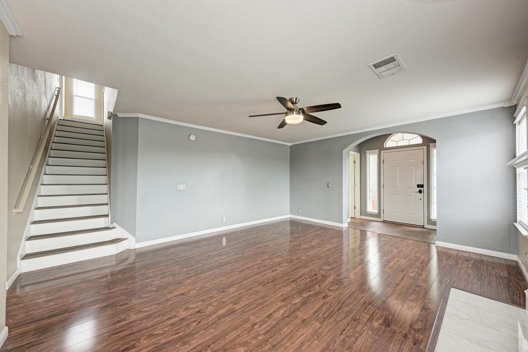 903  Estate Dr, photo 6