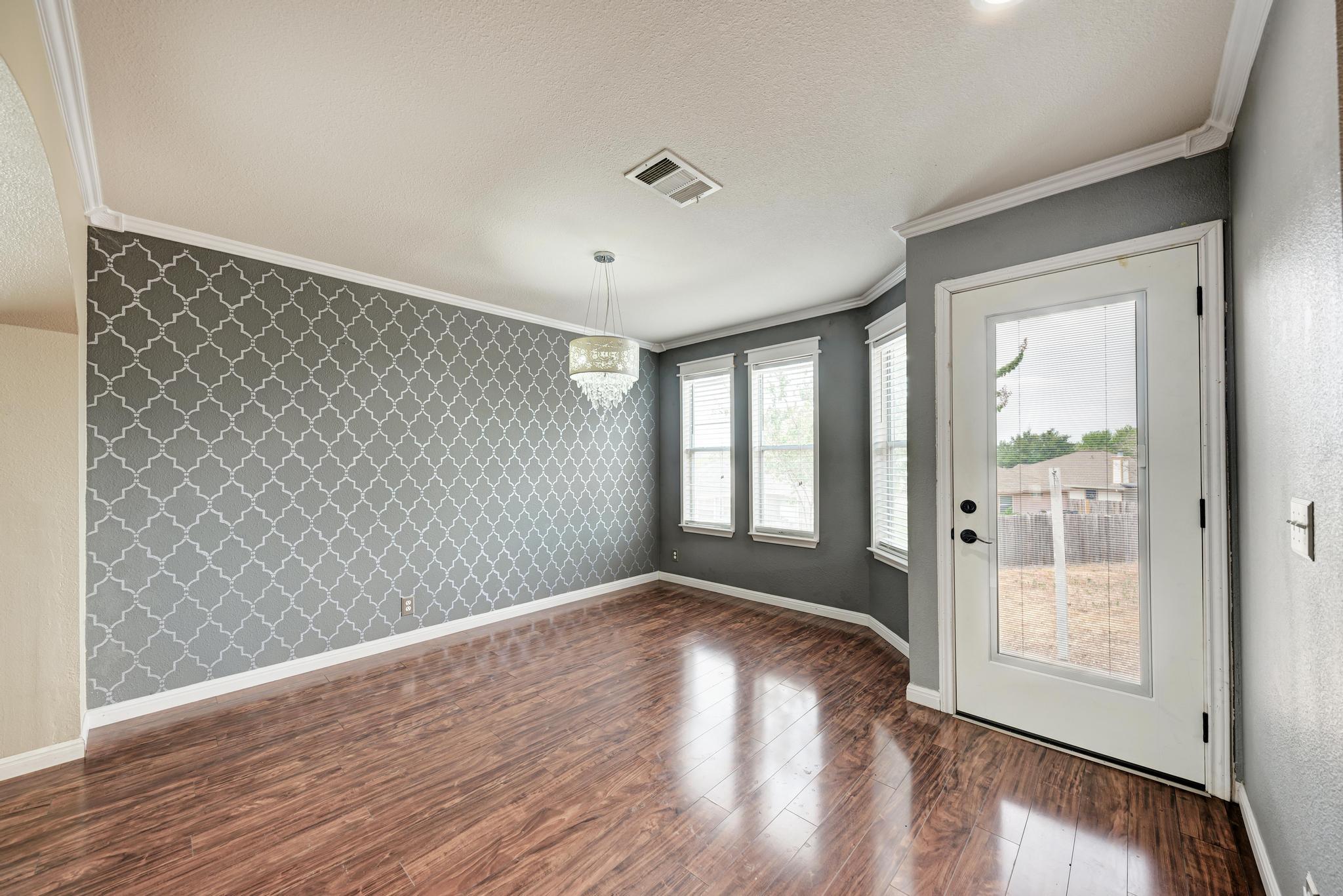 903  Estate Dr, photo 9