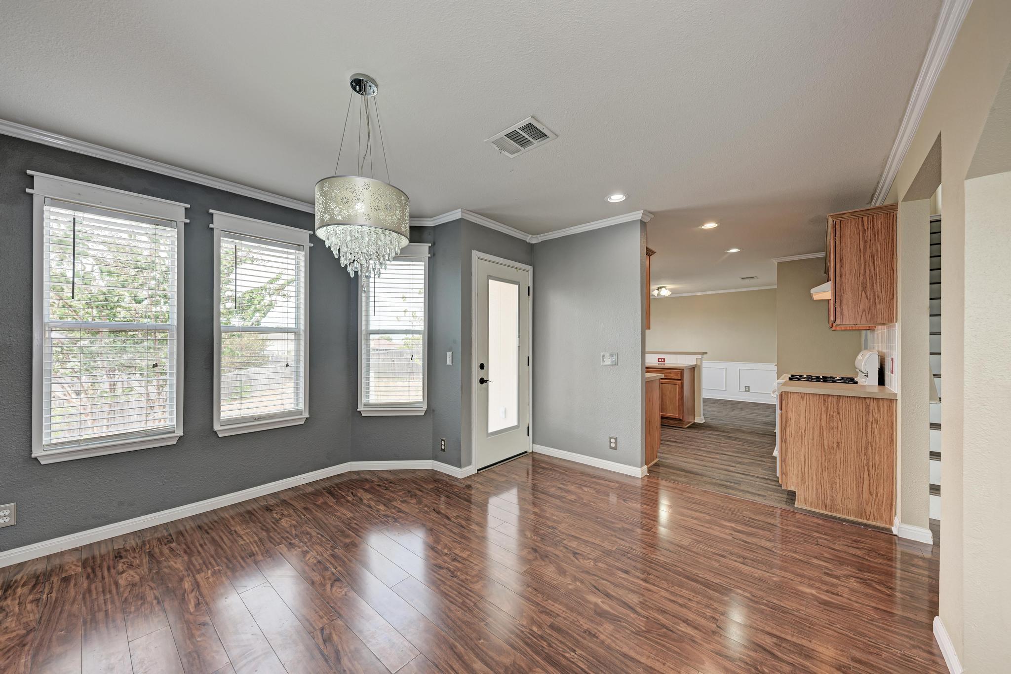 903  Estate Dr, photo 10