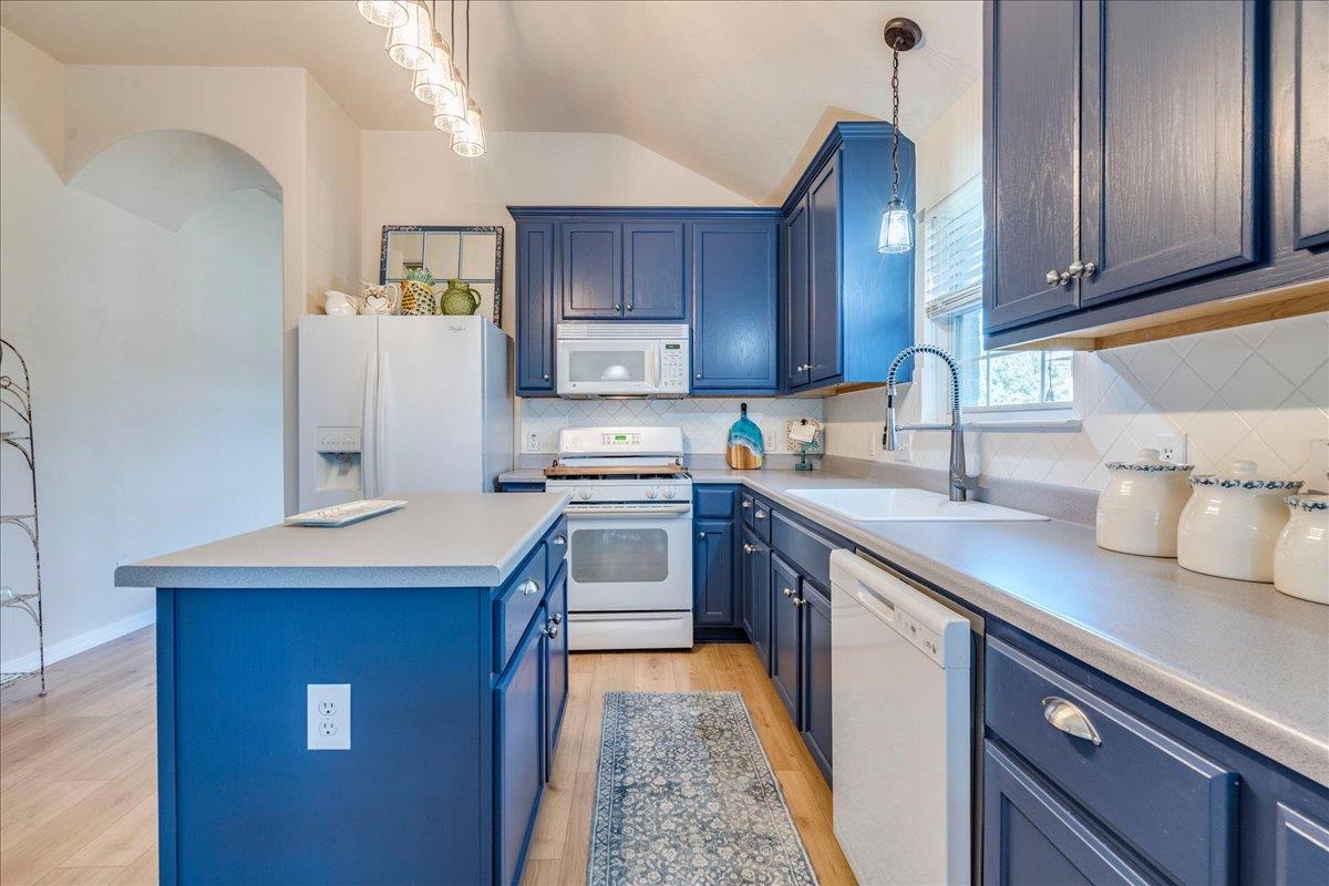 208  Ashwood N Dr, photo 9