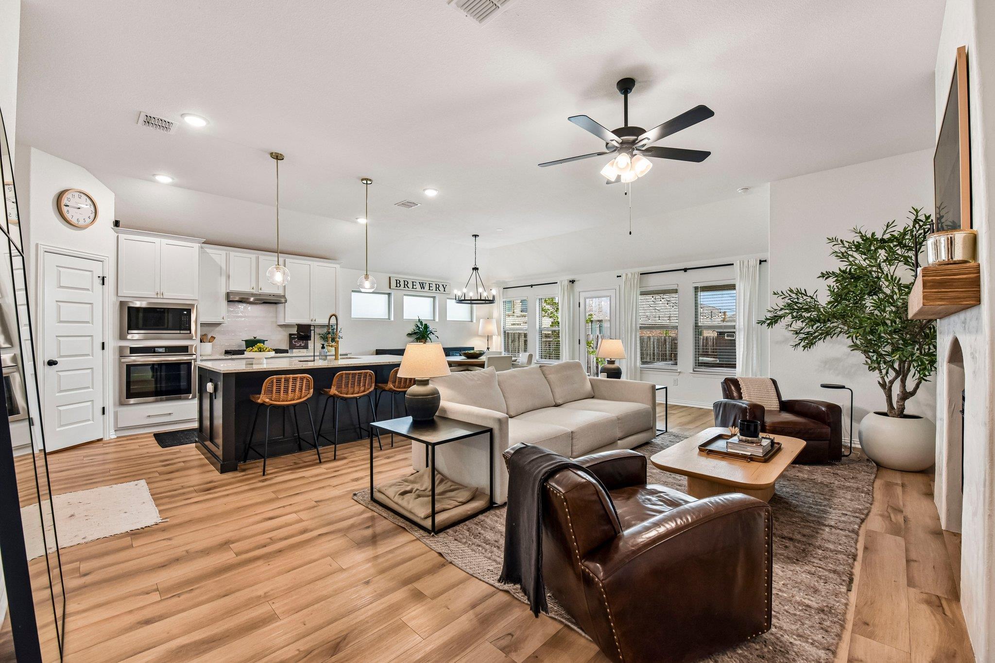 330  Bay Breeze Dr, photo 8