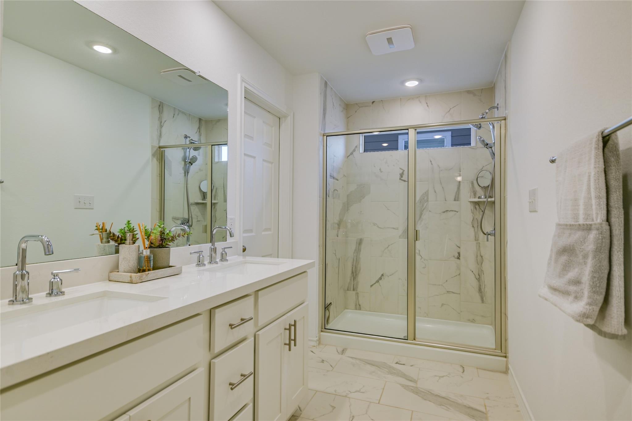 163  Longstraw Dr, photo 10