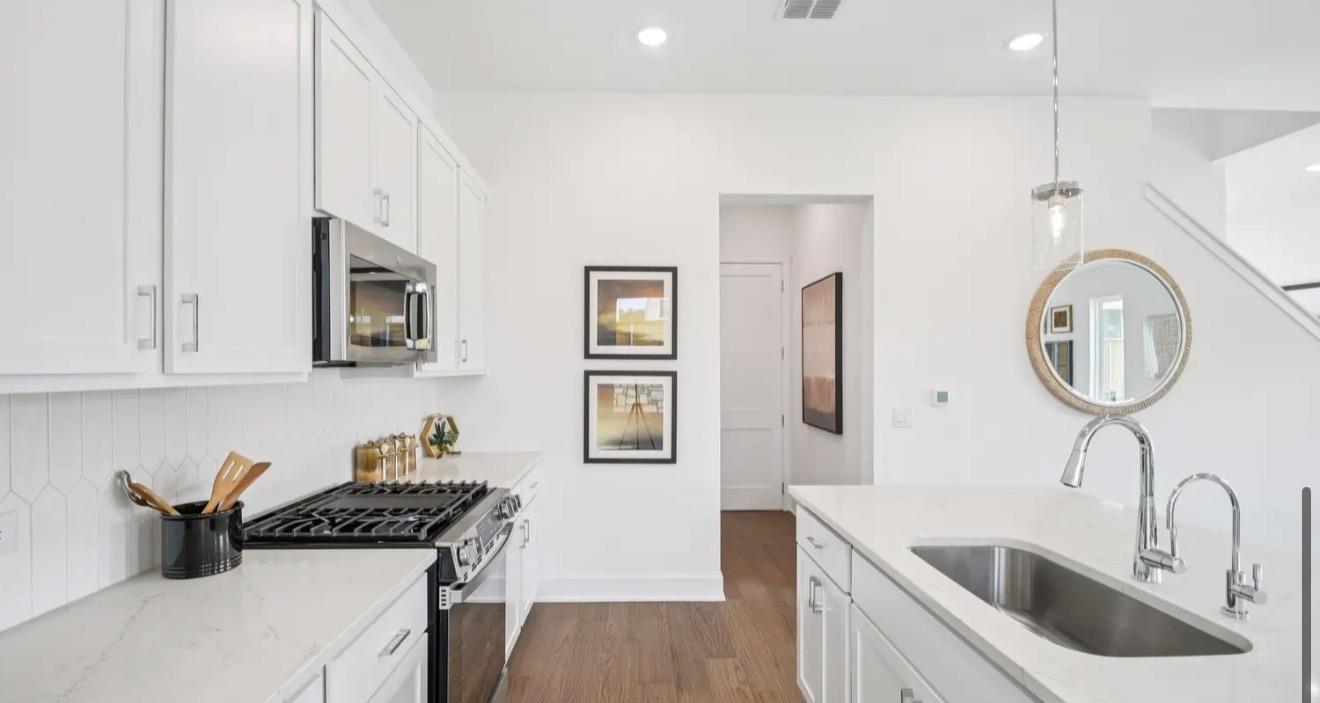 1407 Sweet Bark St photo 8