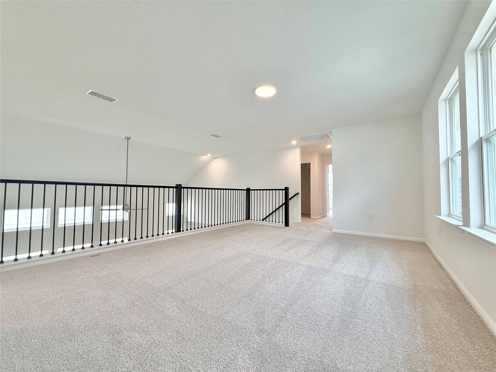 217  Young St, photo 12