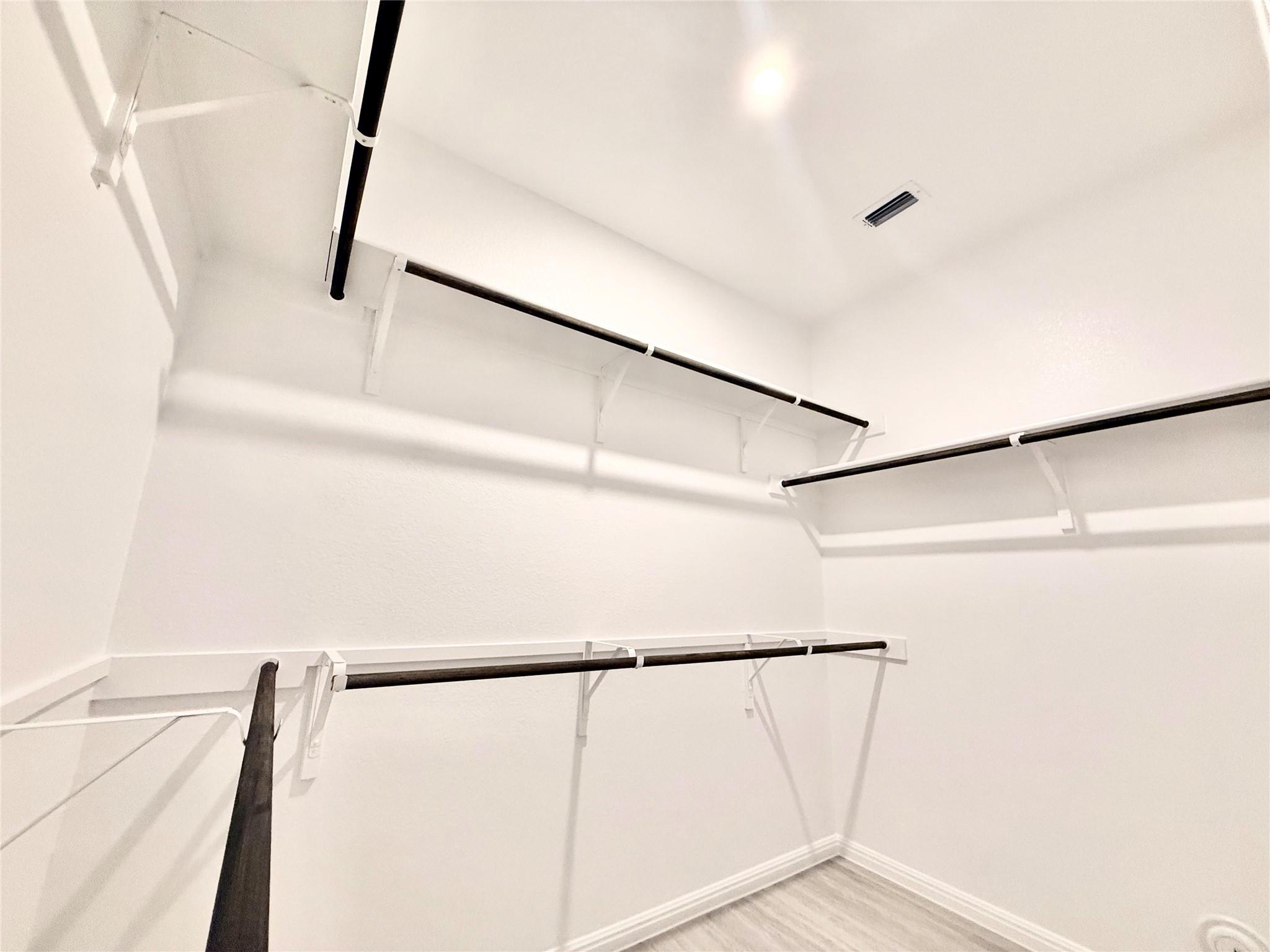 217  Young St, photo 10