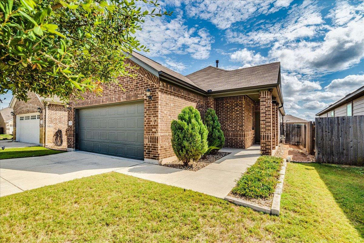 125  Boxwood Dr, photo 2