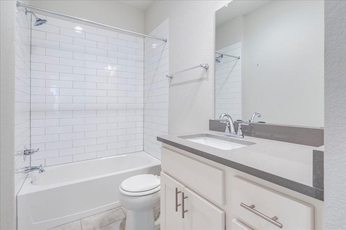 125  Boxwood Dr, photo 11