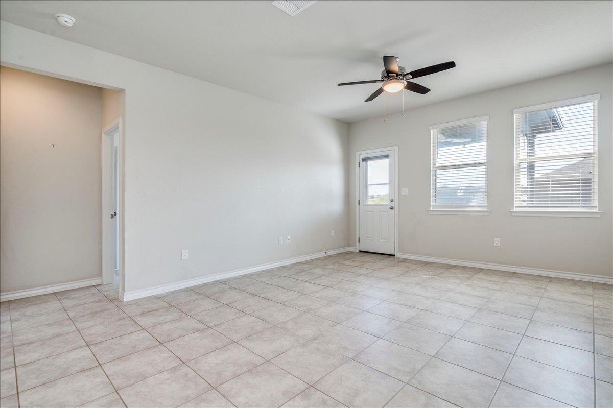 125  Boxwood Dr, photo 8