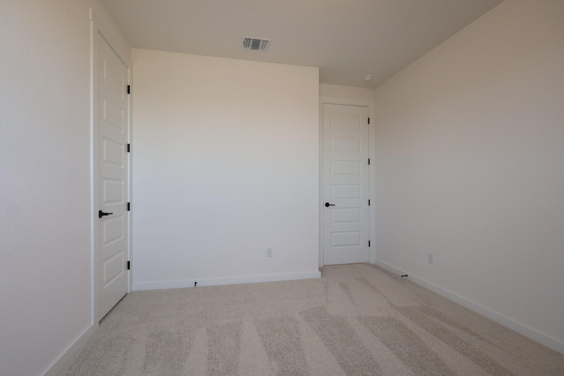 541 Bloomington Loop photo 9