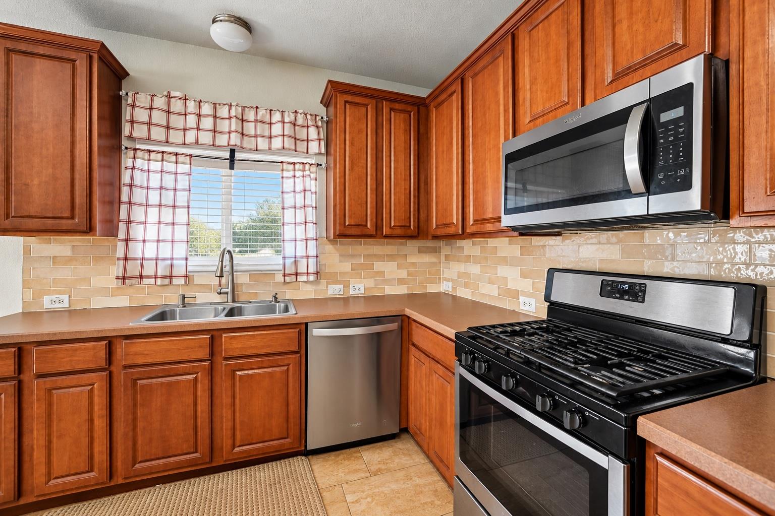 653  Dark Horse Ln, photo 11
