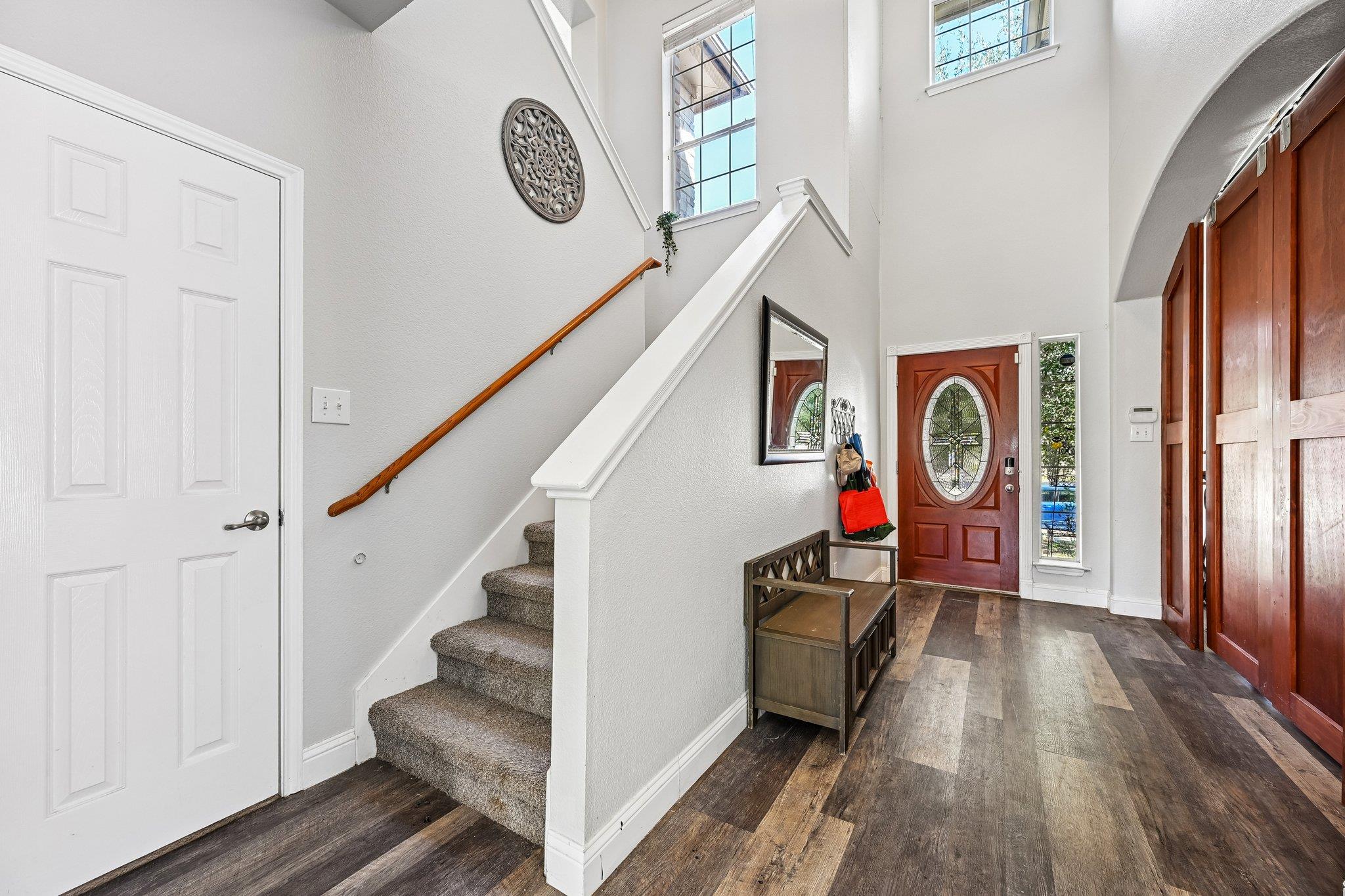 653  Dark Horse Ln, photo 4