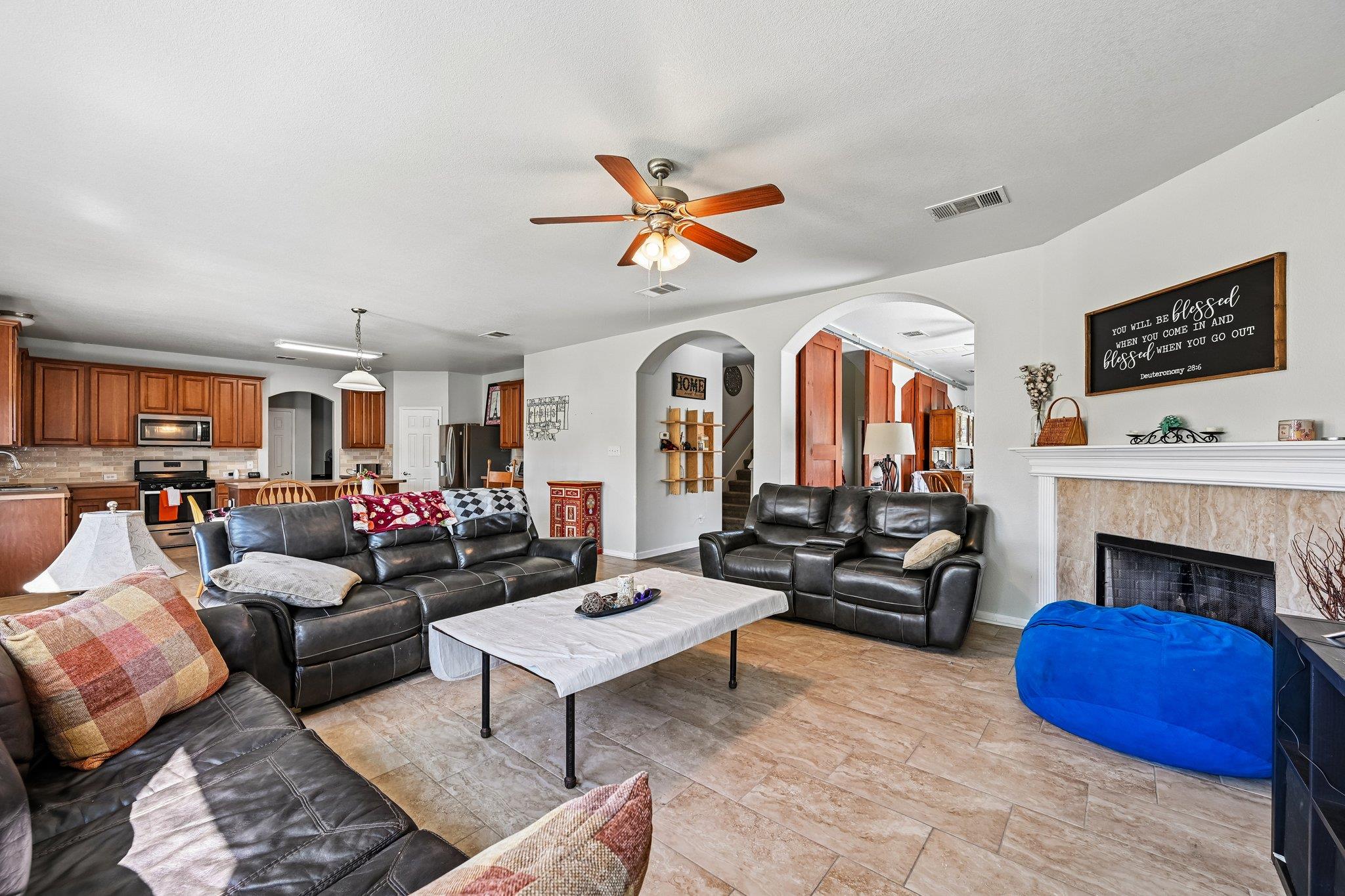 653  Dark Horse Ln, photo 6