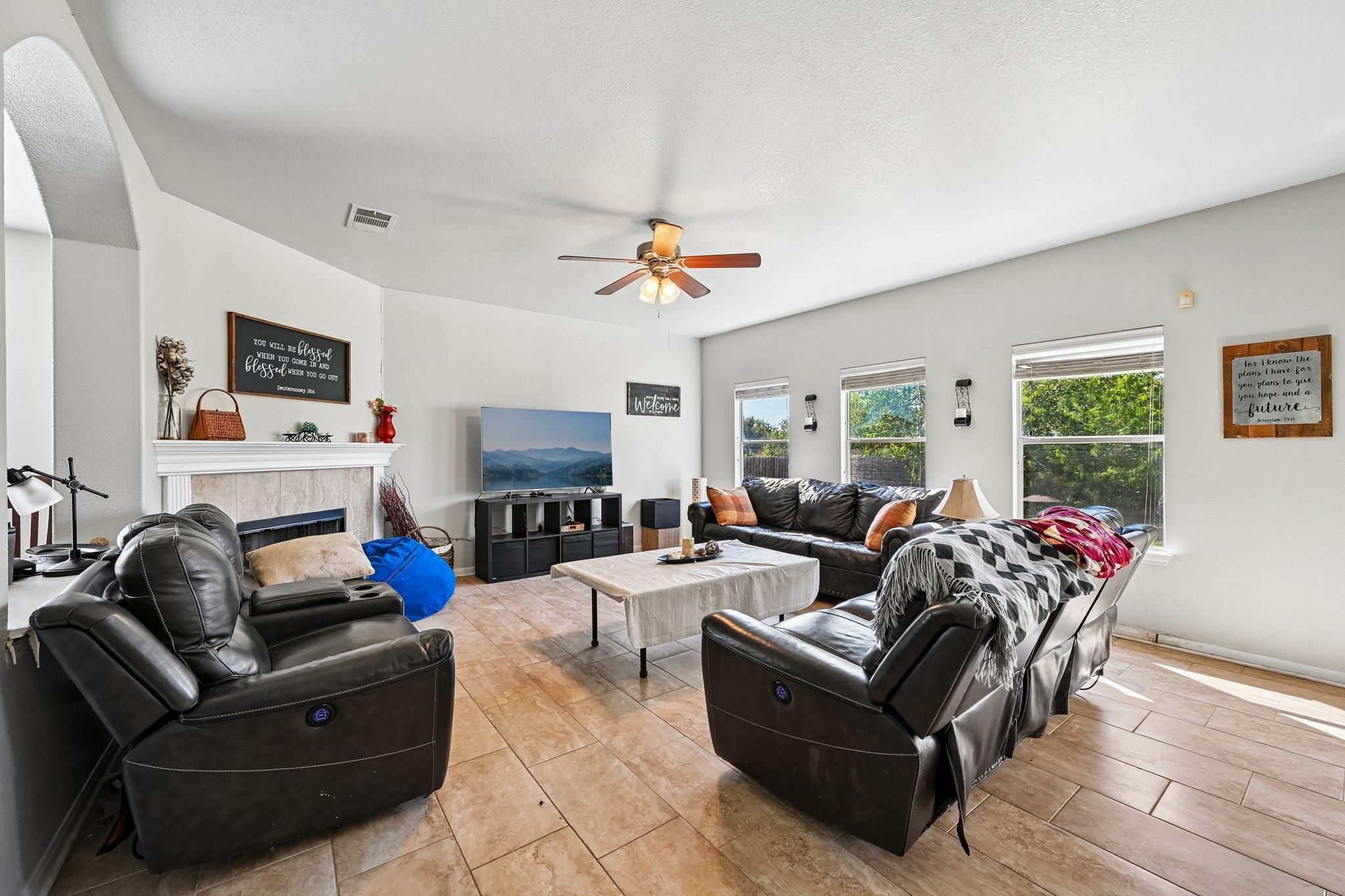 653  Dark Horse Ln, photo 8
