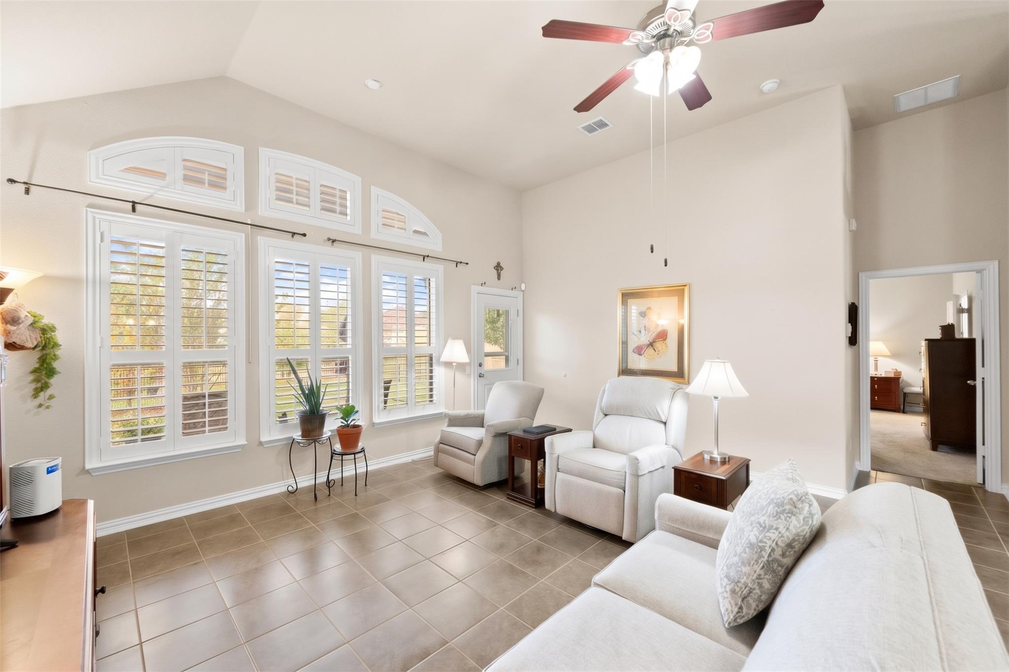 507  Field Corn Ln, photo 4