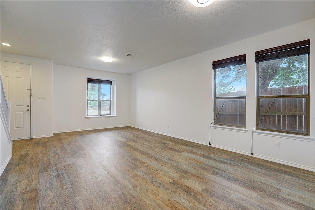 610  Gina Dr, photo 8