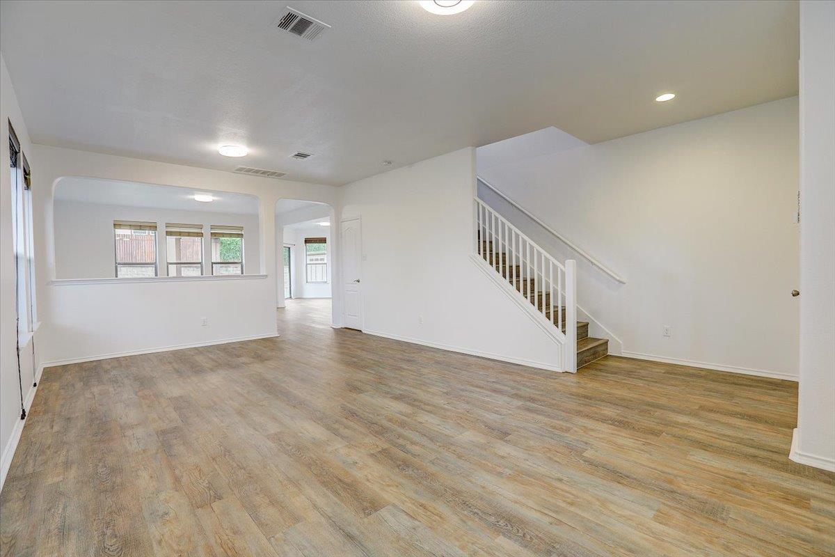 610  Gina Dr, photo 10
